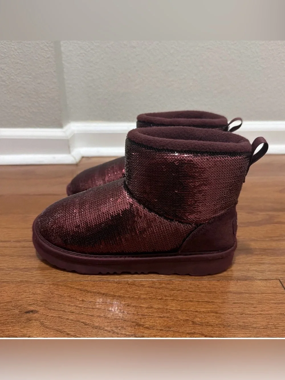 UGG Classic  Burgundy  Sequin Suede Girls  Boots Size US 3